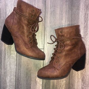 Brown heeled booties 🍂